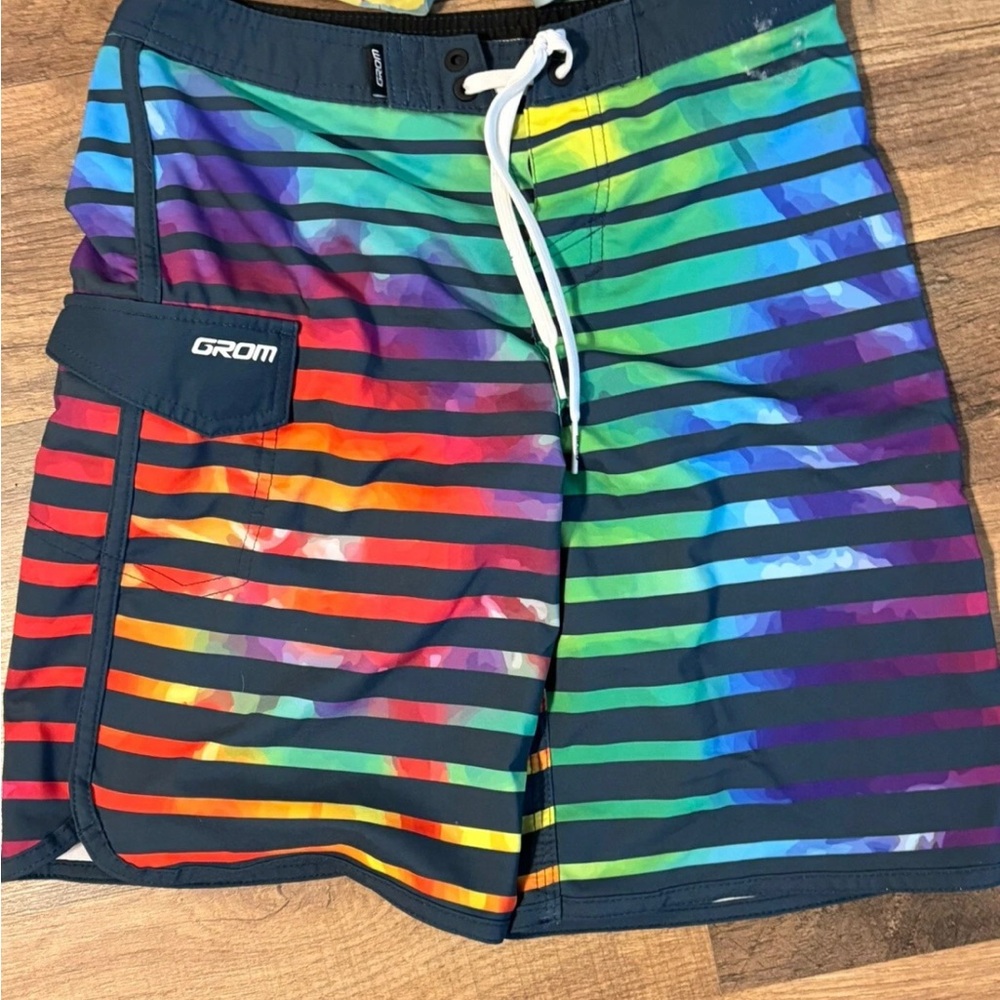 Grom USA surf wear rainbow tie dye board shorts Sz 10/12 boys